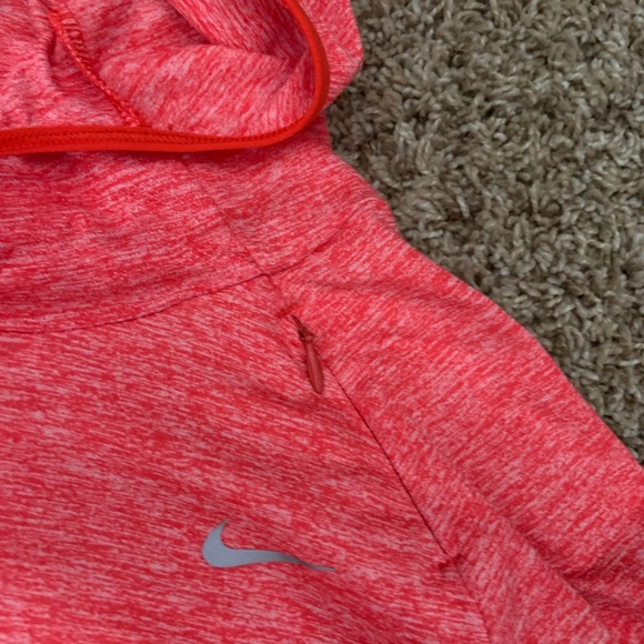 Nike DriFit pullover - Picture 2 of 4